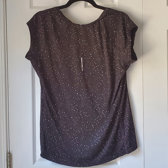 Nike Running Dri-Fit v-neck Tshirt. Black. Large. - Picture 6 of 8